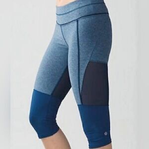 Lululemon Training Tough Cropped Leggings in
Poseidon Blue Size 4